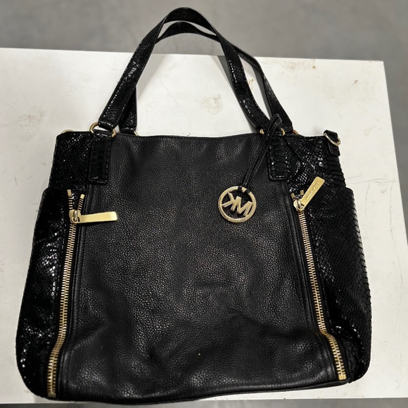 Michael Kors handbag - Picture 1 of 3